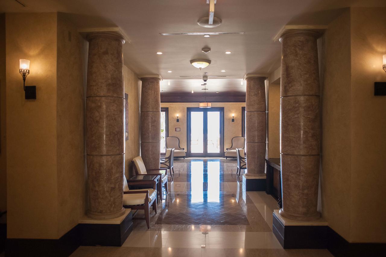 מונטגו ביי Palmyra Luxury Beach Condos מראה חיצוני תמונה