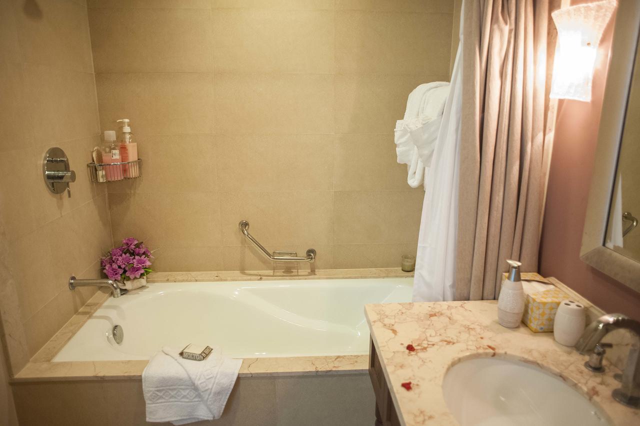 מונטגו ביי Palmyra Luxury Beach Condos מראה חיצוני תמונה
