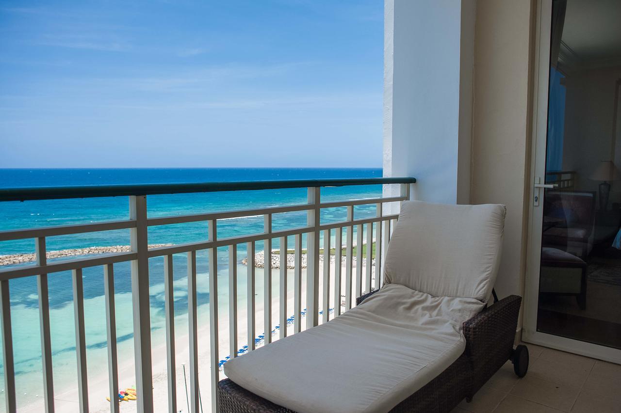 מונטגו ביי Palmyra Luxury Beach Condos מראה חיצוני תמונה
