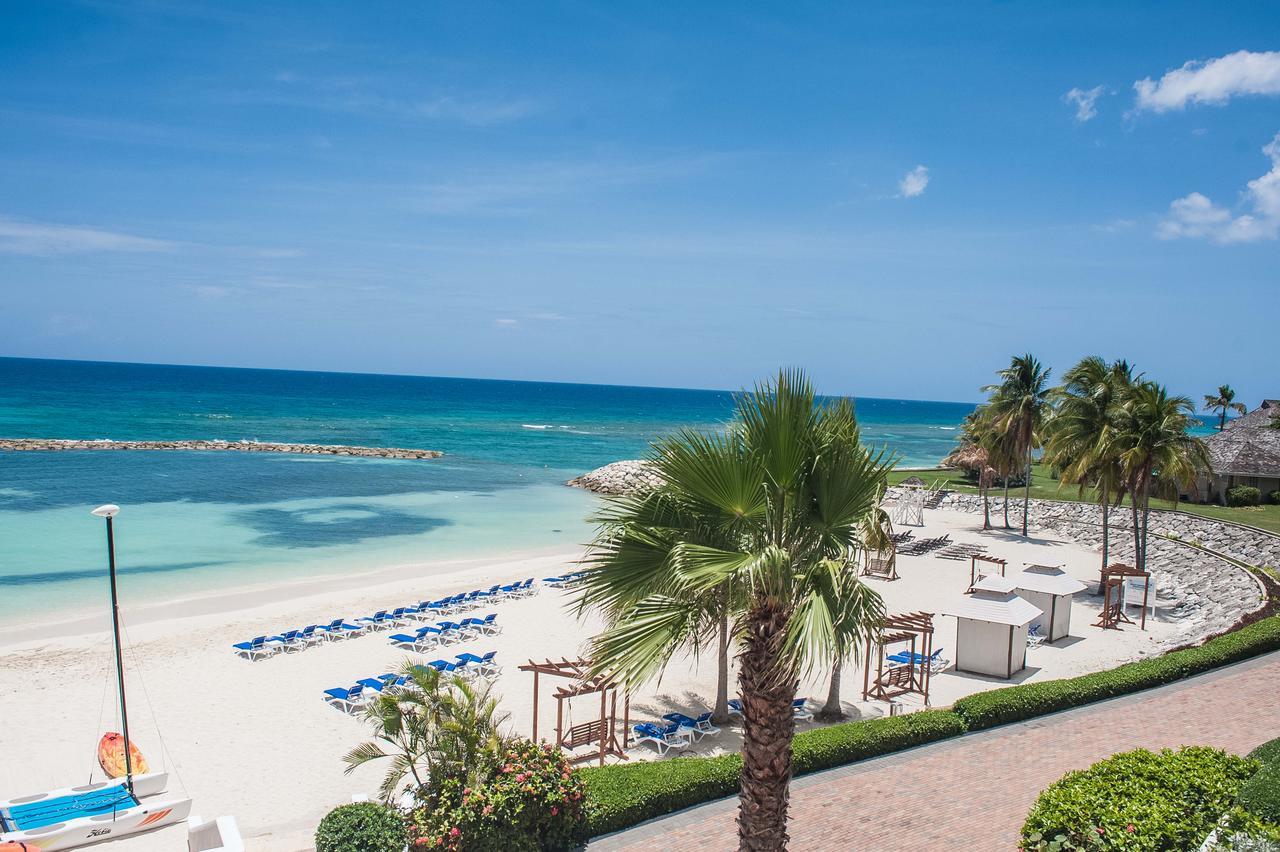 מונטגו ביי Palmyra Luxury Beach Condos מראה חיצוני תמונה