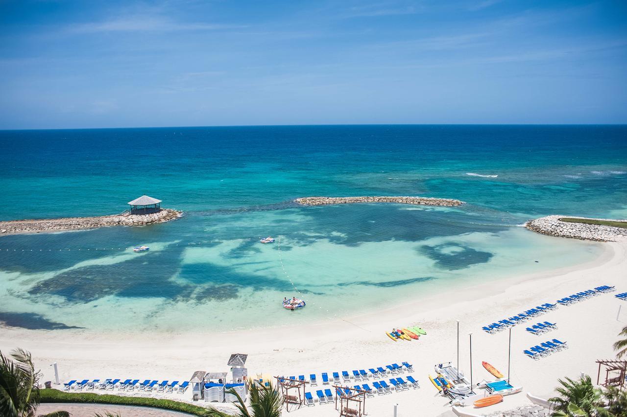 מונטגו ביי Palmyra Luxury Beach Condos מראה חיצוני תמונה